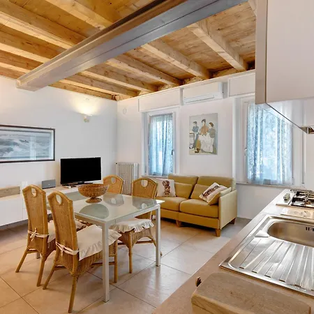 Les Amis Di Peschiera Apartment